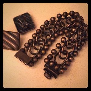 Bracelet and pierced earrings